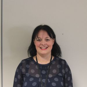 Leigh Elliot Headshot