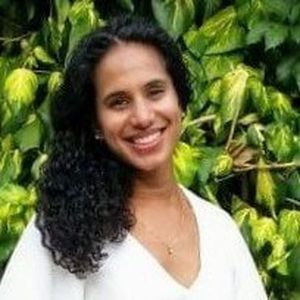 Aamena Bharmal headshot