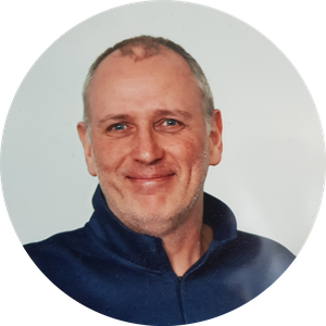 Headshot of Rob MacAdam